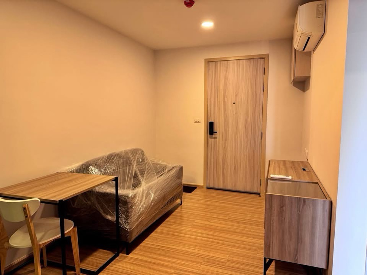 ให้เช่าคอนโดแจ้งวัฒนะ เมืองทอง : 🏢✨ ให้เช่าคอนโด Low-Rise ใกล้ MRT โชคชัย 4
📍 Chewathai Hallmark Ladprao – Chokchai 4 (Phase 1)

💰 ค่าเช่า 14,000 บาท / เดือน (รวมค่าส่วนกลางแล้ว)