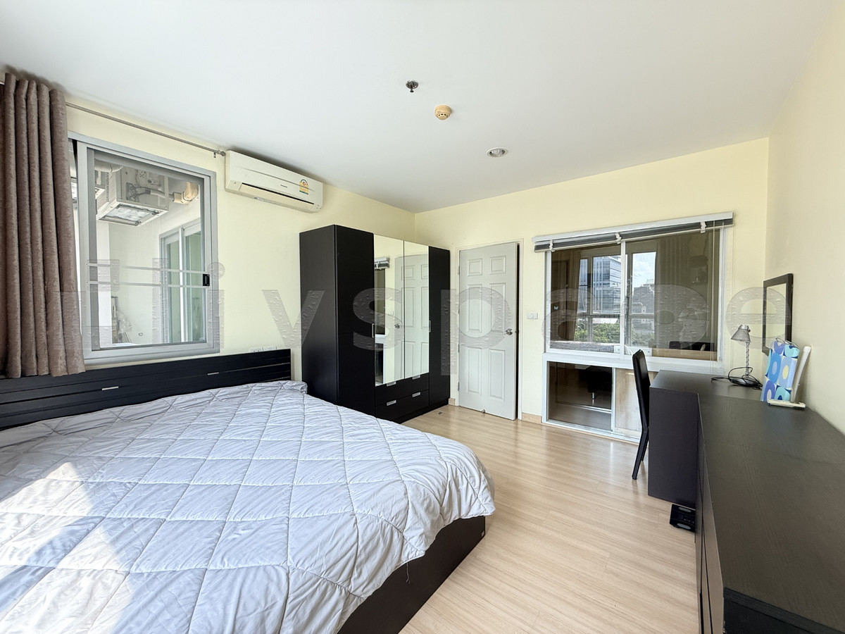 For RentCondoSathorn, Narathiwat : ▚ LH162ツ For Rent: Life@Sathorn 10 1BR 41sqm. 18K🏙️✨ Freshly Cleaned, Fully Furnished, Ready to View, Best Value!