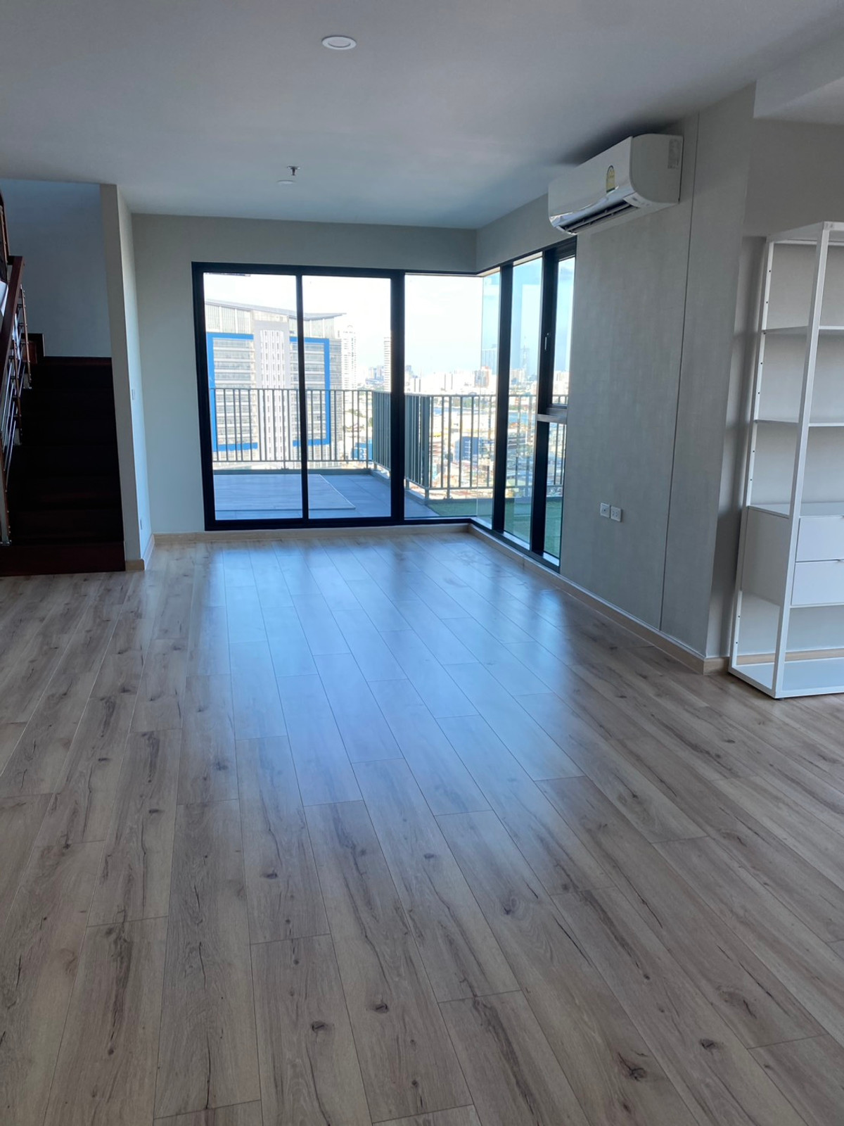 ขายคอนโดปิ่นเกล้า จรัญสนิทวงศ์ : 🔥ขาย Brix Condominium ห้องสวย ชั้นสูง วิวเมือง ระเบียงกว้างมากก น่าอยู่สุดๆ 