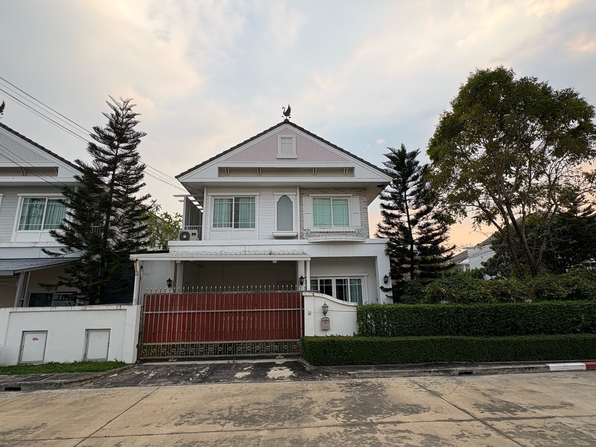 For SaleHouseNawamin, Ramindra : Single house, corner plot, selling at a loss of 2.5 million.