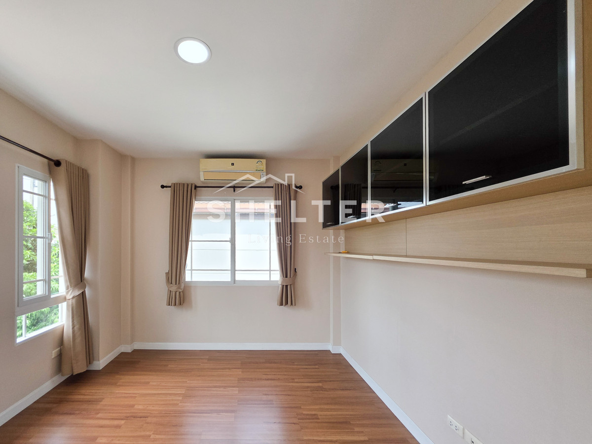 For RentHousePattanakan, Srinakarin : Single house for rent Ready to move in Near the Orange and Yellow lines. Can connect to both Srinakarin-Phatthanakan-Rama 9 🚃