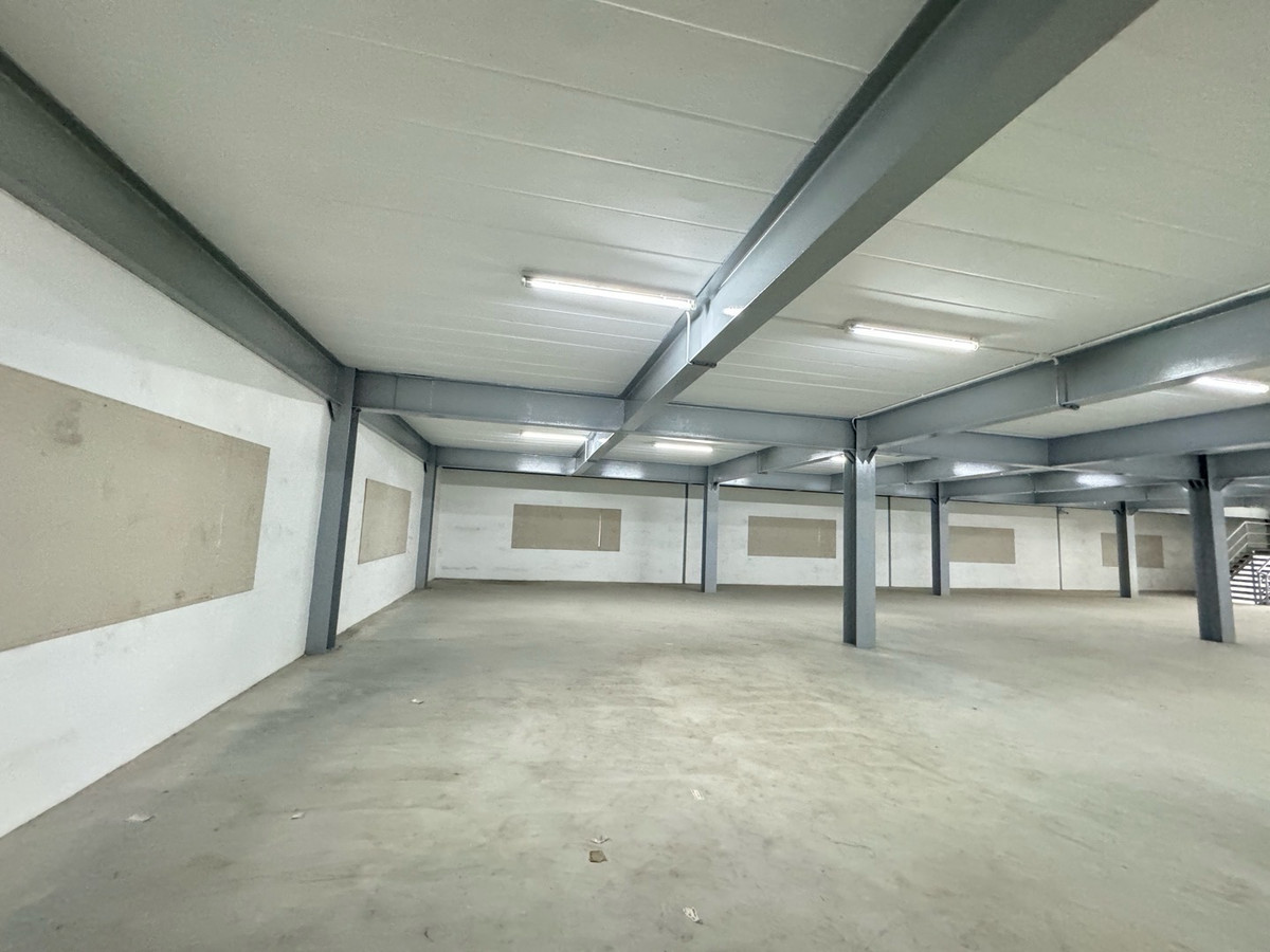 ให้เช่าโกดังเลียบทางด่วนรามอินทรา : 🔆ให้เช่าอาคารโกดังโพธิ์แก้ว 4ชั้น + ดาดฟ้ามีหลังคา 2,300 sq.m.มีลิฟท์🚗จอดรถ 8-10 คัน ว่างพร้อมเข้าอยู่ **🔆
