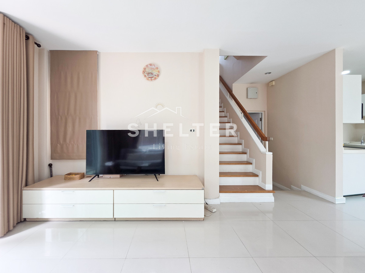 For RentHousePattanakan, Srinakarin : Single house for rent Ready to move in Near the Orange and Yellow lines. Can connect to both Srinakarin-Phatthanakan-Rama 9 🚃