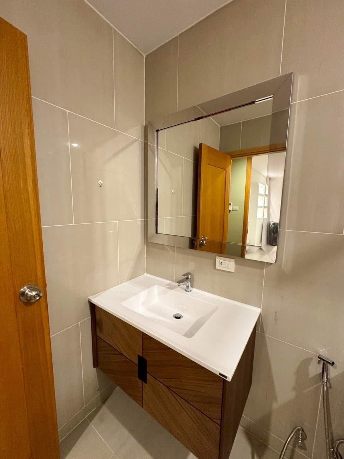 For RentCondoSathorn, Narathiwat : ✨ For rent, The Empire Place Sathorn, beautiful room, very livable, very good price, fully decorated, ready to move in.