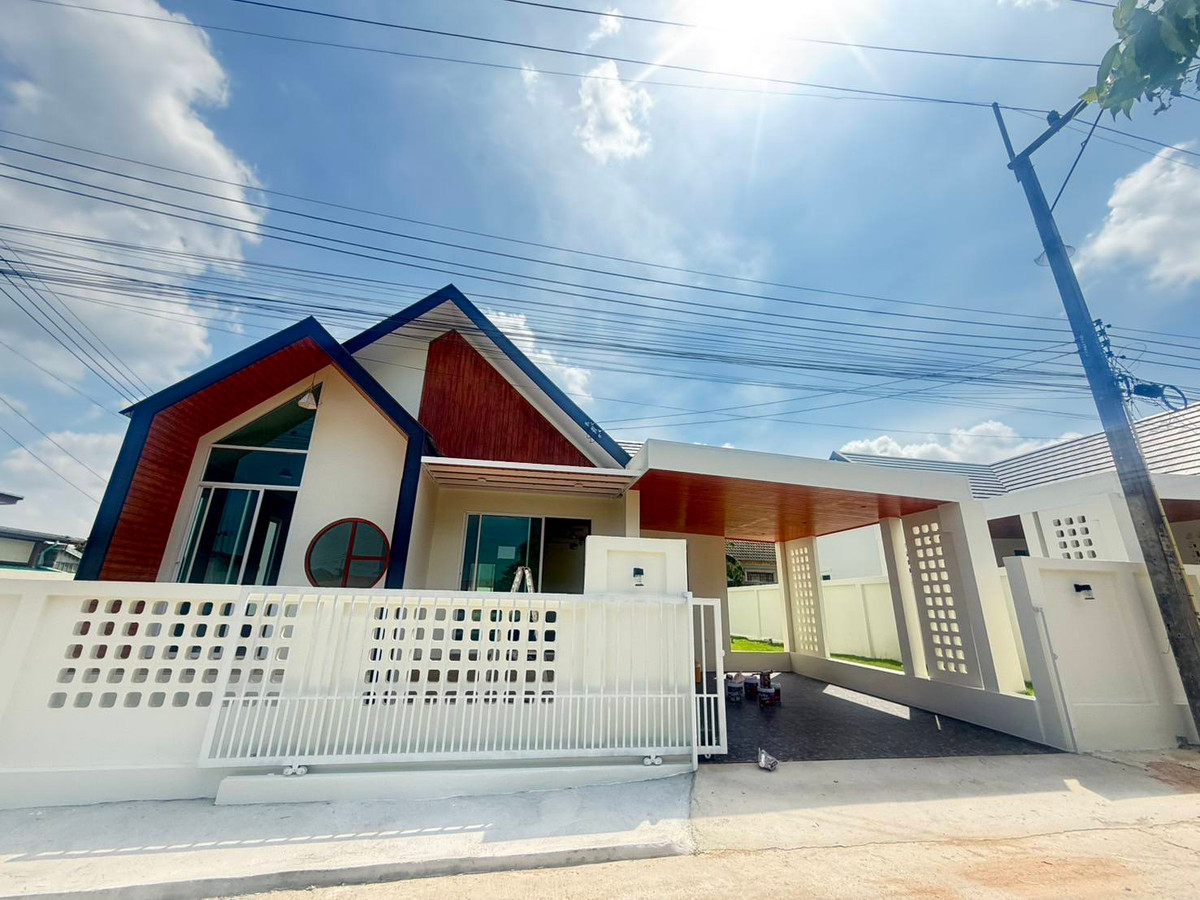 ขายบ้านพัทยา บางแสน ชลบุรี สัตหีบ : บ้านเดี่ยวพร้อมที่ดิน หมู่บ้านเพชรกาญจนา / 3 ห้องนอน (ขาย), House with Land Phet Kanchana Village  / 3 Bedrooms (FOR SALE) BEWN123