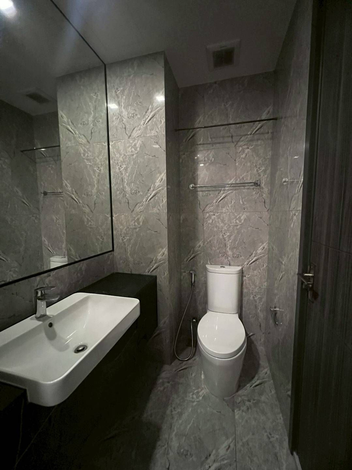 ให้เช่าคอนโดสุขุมวิท อโศก ทองหล่อ : Condo for rent  : Ashton Asoke , Closed MRT Sukhumvit/BTS Asoke/Terminal 21 (Rt-01)