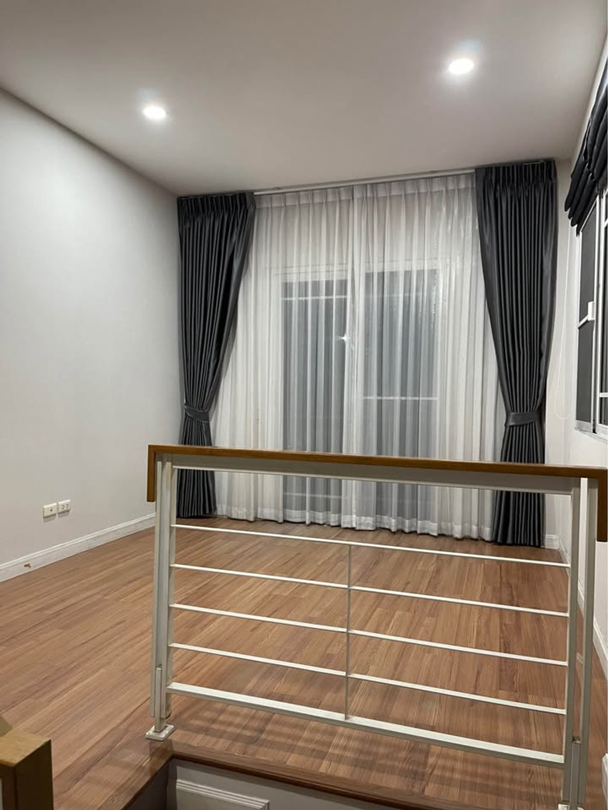 For RentHousePattanakan, Srinakarin : For rent 81.5 sq m, 3 bedrooms, 3 bathrooms, 2-story detached house, Manthana Rama 9, Srinakarin, Krungthep Kreetha Soi 7.