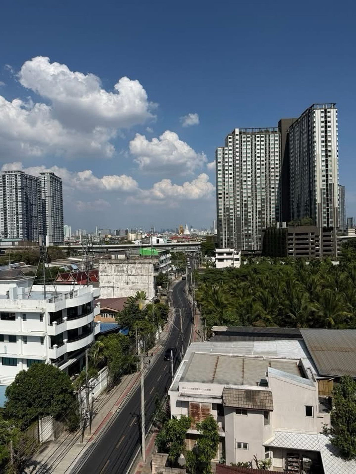 For RentCondoThaphra, Talat Phlu, Wutthakat : 🏢 For rent Beat Bangwa Interchange Condo
✨ Condo near BTS / MRT Bang Wa, convenient travel, there is a shuttle to the station ✨
💰 Rent 10,000 baht / month