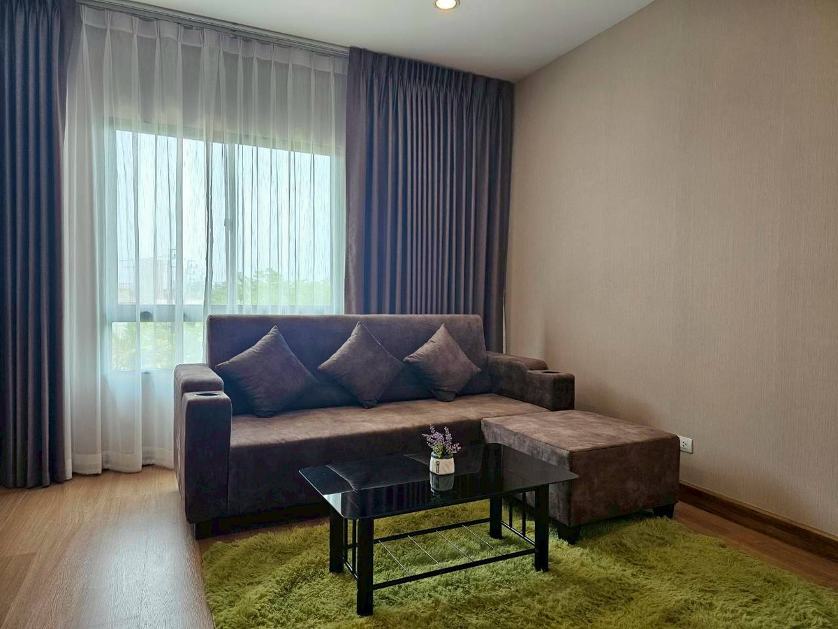 บ้านวิภาวดี ดอนเมือง หลักสี่ : ให้เช่า/ขาย บ้านหรู 3ชั้น  ภัสสร สรงประภา ดอนเมือง เนื้อที่มากถึง 60 ตรว. พื้นที่ใช้สอย 275 ตร.ม. 5 ห้องนอน  6ห้องน้ำ บ้านหลังพิเศษไม่มีบ้านตรงข้าม เป็น Private Zone ตกแต่งครบ Fully Furnished  ทำเลดีเดินทางเข้าเมืองสะดวก ใกล้สนามบินดอนเมือง