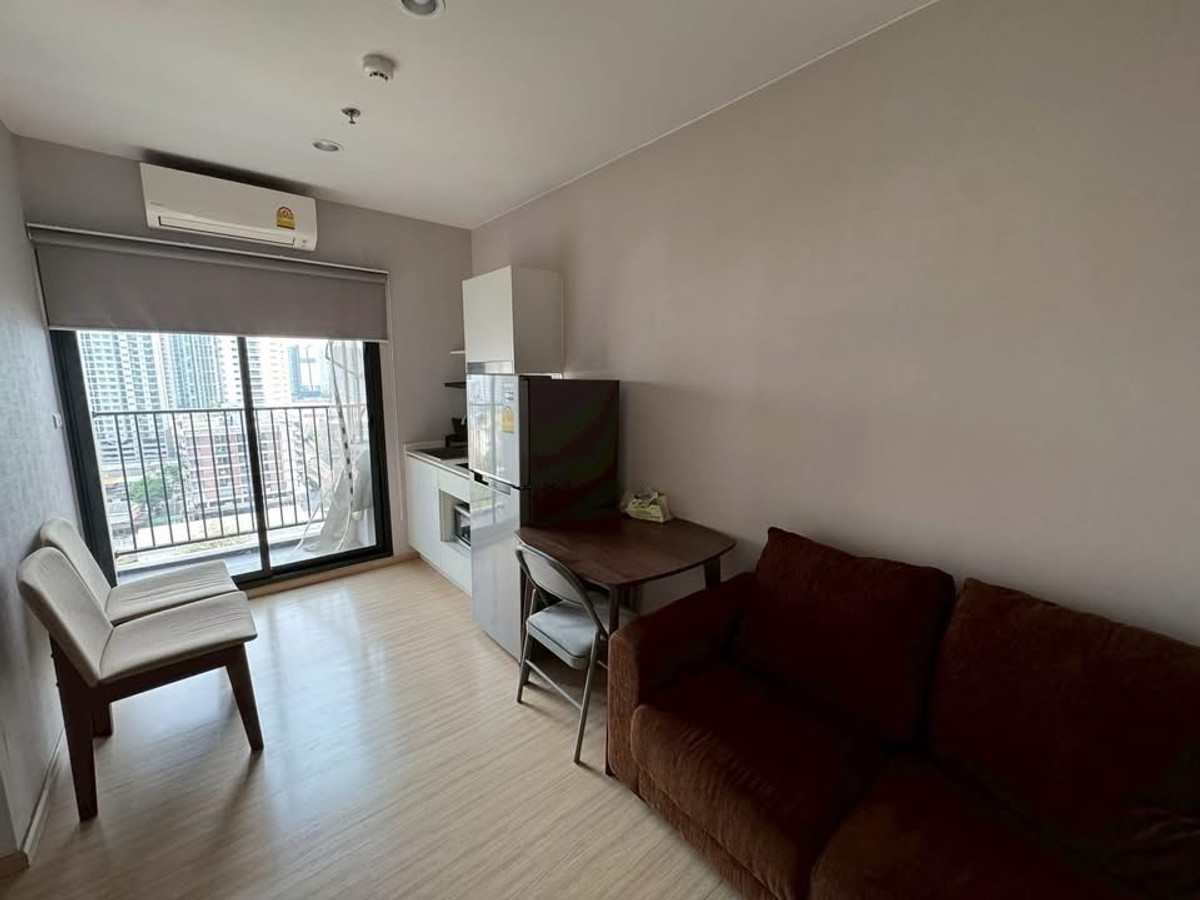 ให้เช่าคอนโดปิ่นเกล้า จรัญสนิทวงศ์ : 🏢 ให้เช่า Plum Condo Pinklao
✨ ทำเลดี ติดถนนสมเด็จพระปิ่นเกล้า ใกล้ MRT บางยี่ขัน พร้อมเข้าอยู่ ✨

💰 ค่าเช่า 12,000 บาท / เดือน (สัญญา 1 ปี)