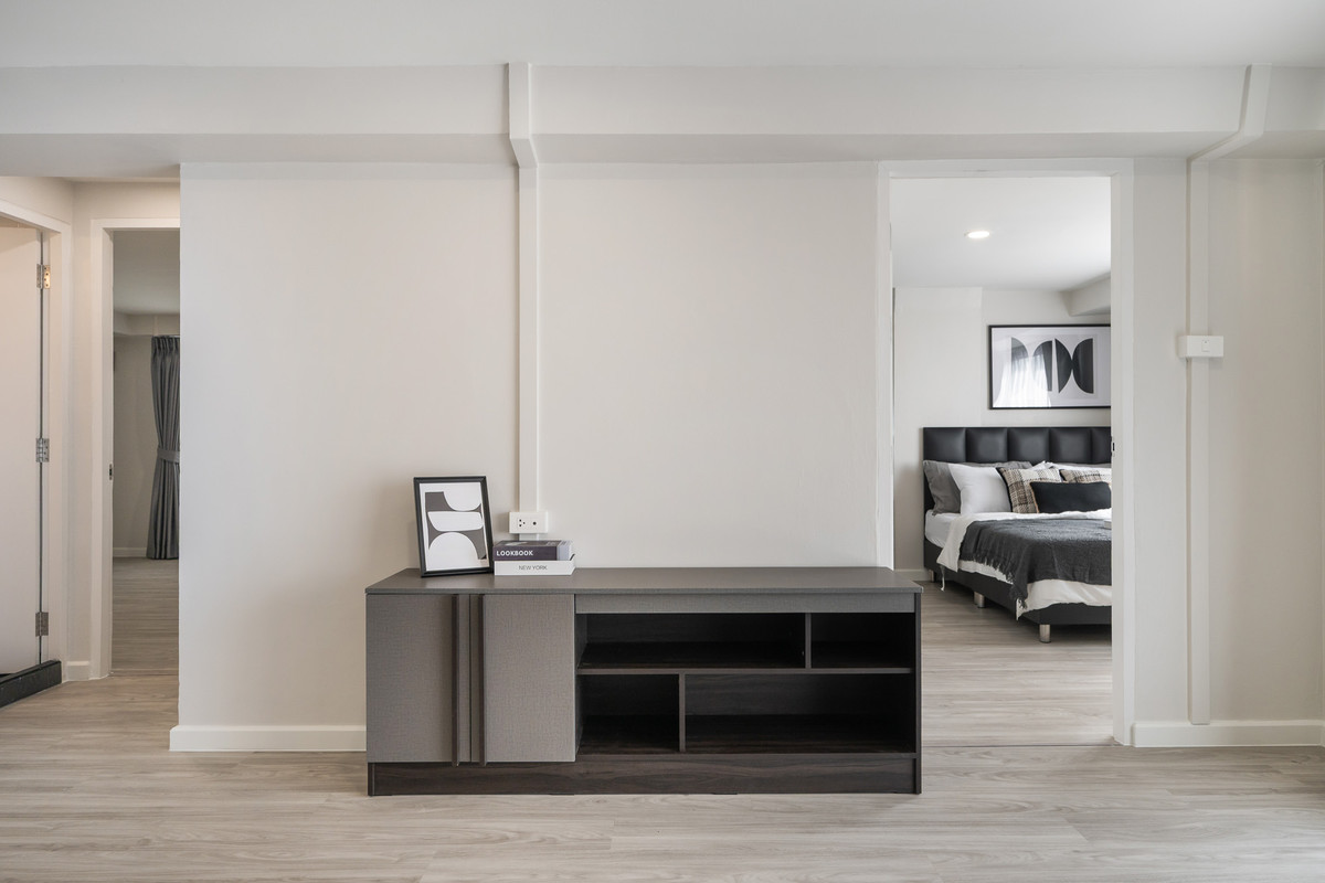 ขายคอนโดบางนา แบริ่ง ลาซาล : ขายคอนโด : 2 ห้องนอน  Bangna Place  คอนโดทำเลทองบางนา!   (Rt-01)