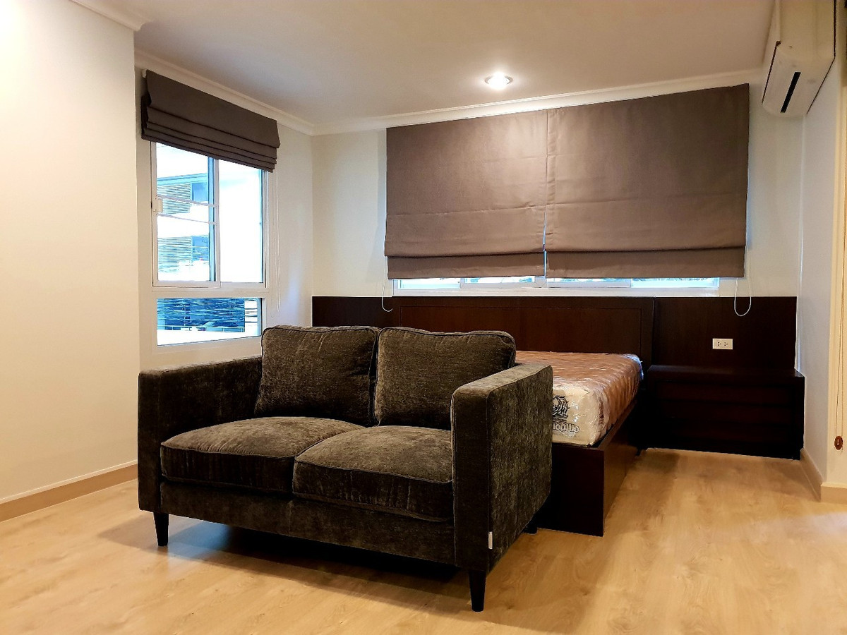 For RentCondoSukhumvit, Asoke, Thonglor : For rent Lumpini Suite Sukhumvit 41, 2 bedrooms, large size, 78 sq m., Sukhumvit 41, best price only 32,000!