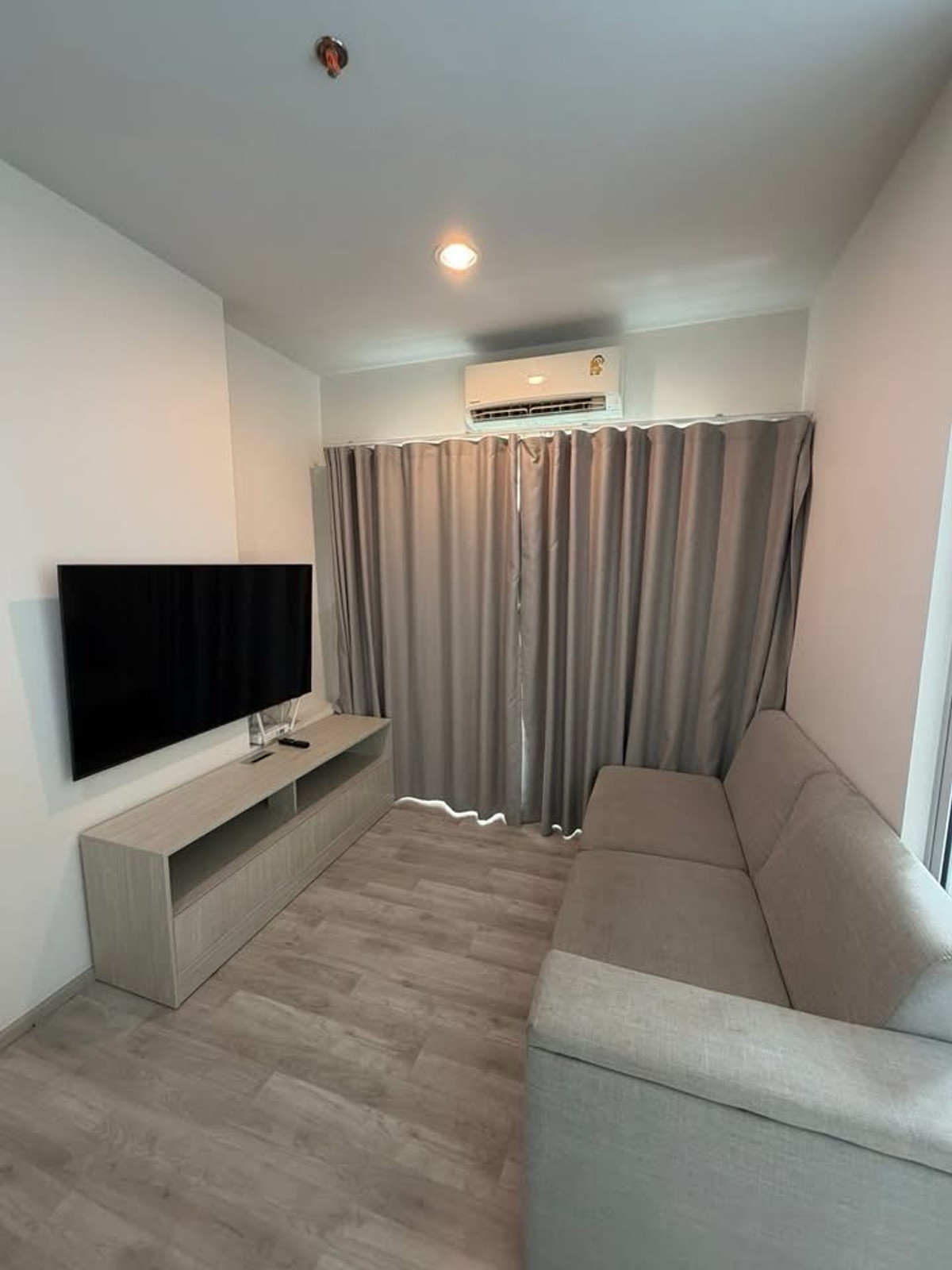 For RentCondoRamkhamhaeng, Hua Mak : 🏢 For rent Niche Mono Ramkhamhaeng
(B6903002)
✨ Luxury condo in the heart of Ramkhamhaeng, close to the BTS, owner rents it himself. Ready to move in ✨

💰 Rent 13,000 baht / month (1 year contract)