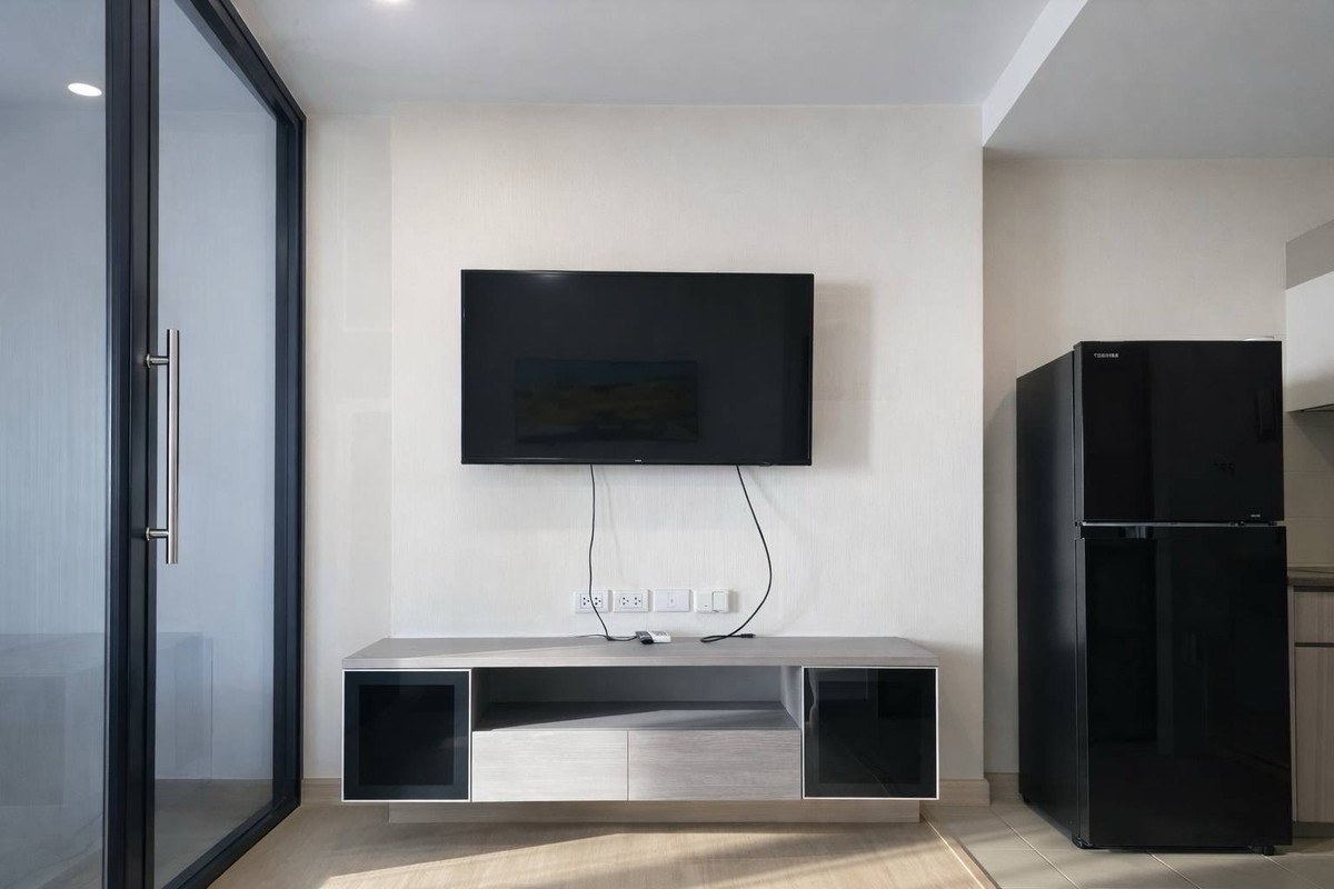 For RentCondoRamkhamhaeng, Hua Mak : Rent 12,000 baht / month (negotiable)