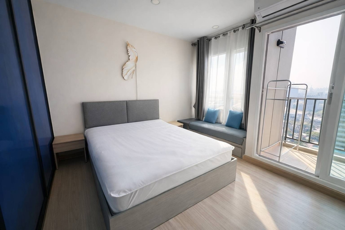 For RentCondoRamkhamhaeng, Hua Mak : Rent 12,000 baht / month (negotiable)