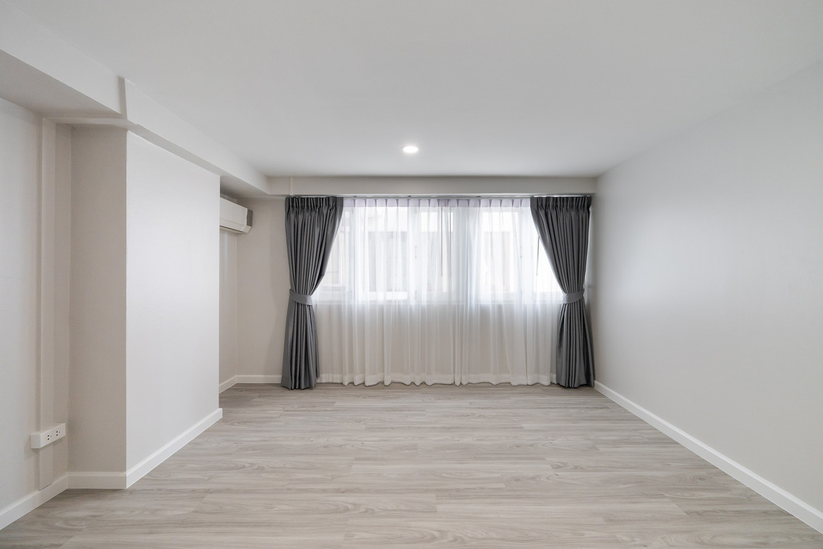 ขายคอนโดบางนา แบริ่ง ลาซาล : ขายคอนโด : 2 ห้องนอน  Bangna Place  คอนโดทำเลทองบางนา!   (Rt-01)