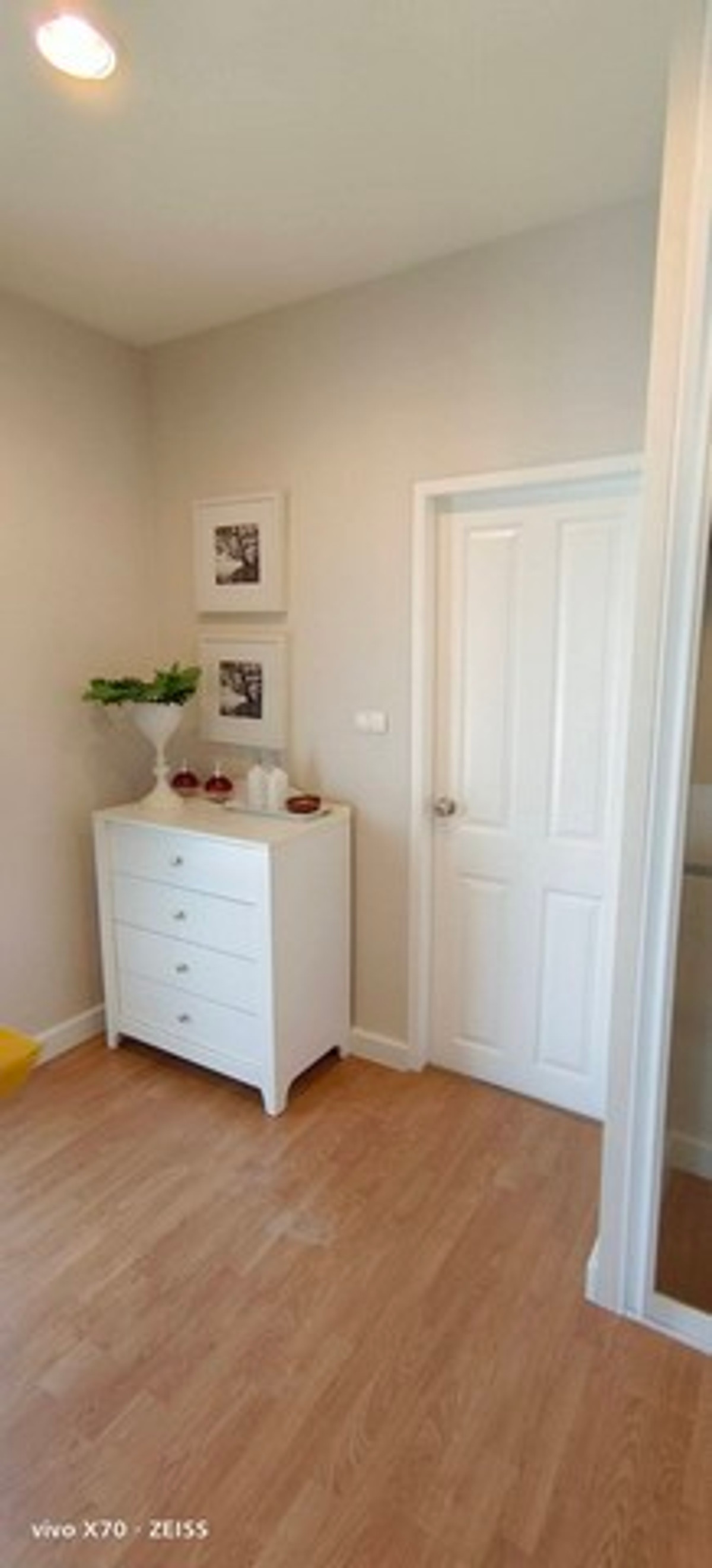 For RentHouseSamut Prakan,Samrong : HR3318 Luxury detached house for rent, Nara Botanic Srinakarin project, close to the Yellow Line, only 200 meters, built-in throughout, ready to move in.