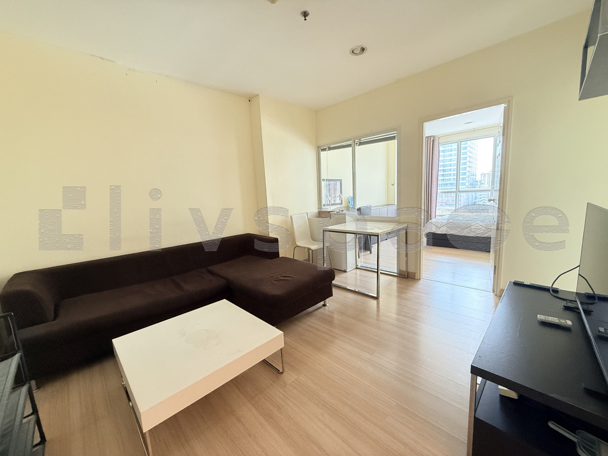 For RentCondoSathorn, Narathiwat : ▚ LH162ツ For Rent: Life@Sathorn 10 1BR 41sqm. 18K🏙️✨ Freshly Cleaned, Fully Furnished, Ready to View, Best Value!