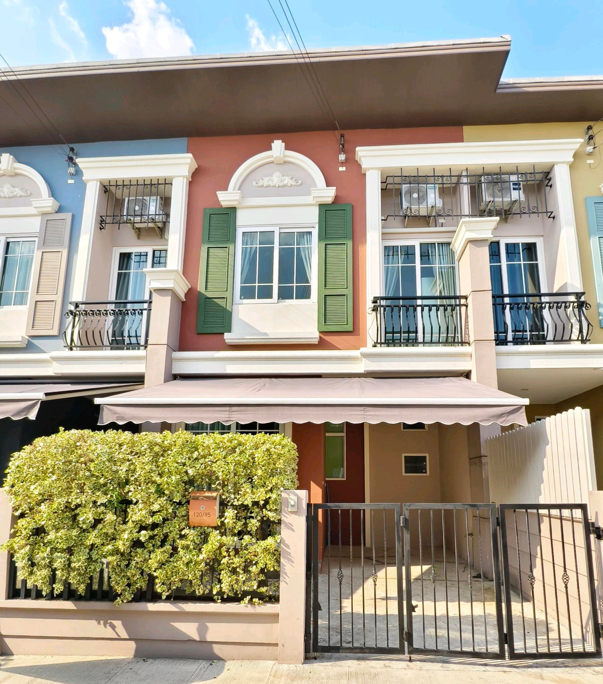 For RentTownhomePathum Thani,Rangsit, Thammasat : Townhouse for rent ✨ Golden Town Future-Rangsit ✨ 3 bedrooms, 2 bathrooms, fully furnished and equipped with appliances.