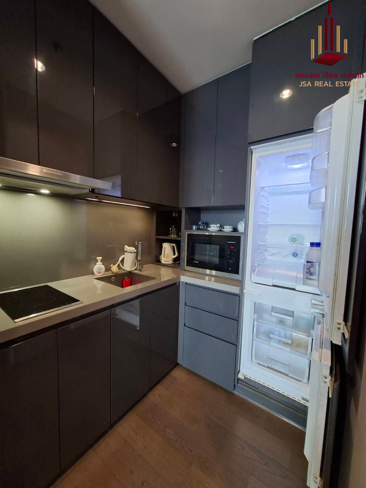 ให้เช่าคอนโดสาทร นราธิวาส :  ✨ For Rent: The Diplomat Sathorn Condo ✨  💰 Only 30,000 THB/month