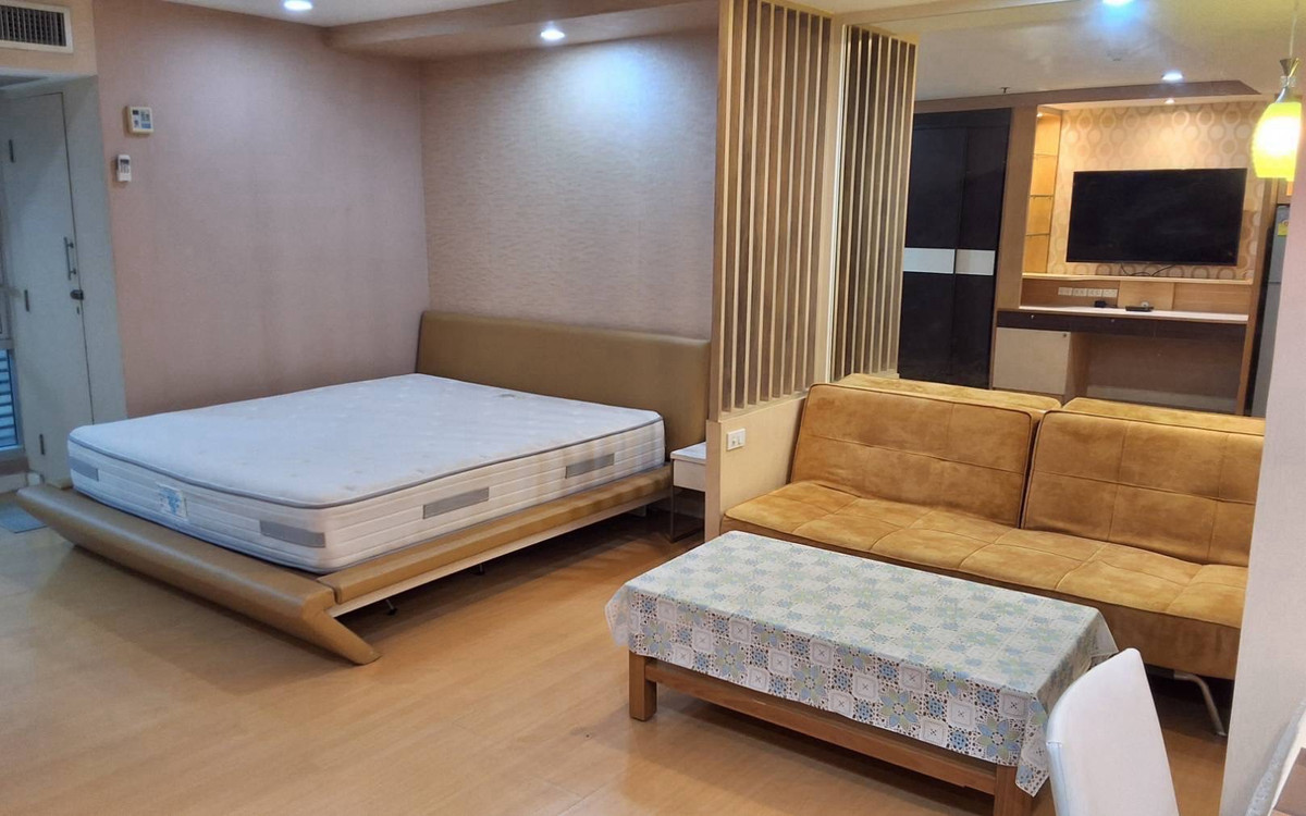 For RentCondoNana, North Nana,Sukhumvit13, Soi Nana : For rent: The Trendy Condo ☎️ 0912322009