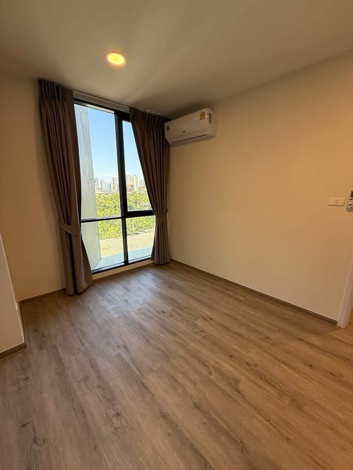 For RentCondoThaphra, Talat Phlu, Wutthakat : 🏢 For rent Beat Bangwa Interchange Condo
✨ Condo near BTS / MRT Bang Wa, convenient travel, there is a shuttle to the station ✨
💰 Rent 10,000 baht / month