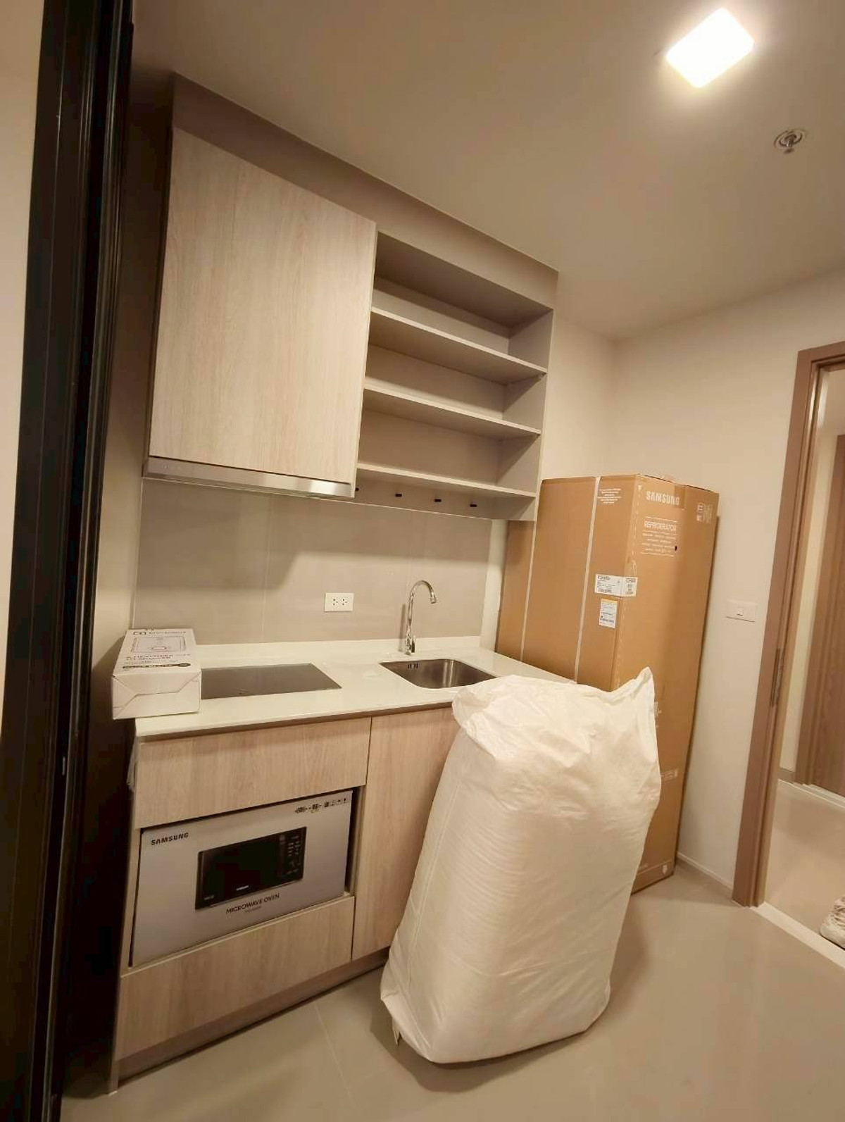 For RentCondoWongwianyai, Charoennakor : Best Price Flo By Sansiri Studio 25 Sqm 12,000-