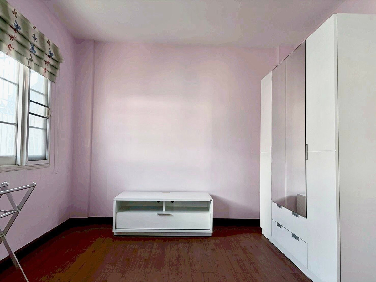 For RentTownhomeThaphra, Talat Phlu, Wutthakat : HR3319 Townhome for rent, Project: Urban Sathorn, corner house, wide area, connected to Sathorn only 10 minutes, near BTS Bang Wa.