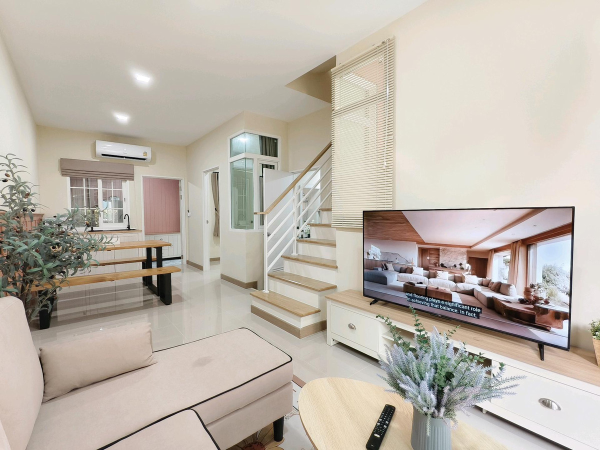 For RentTownhomePathum Thani,Rangsit, Thammasat : Townhouse for rent ✨ Golden Town Future-Rangsit ✨ 3 bedrooms, 2 bathrooms, fully furnished and equipped with appliances.