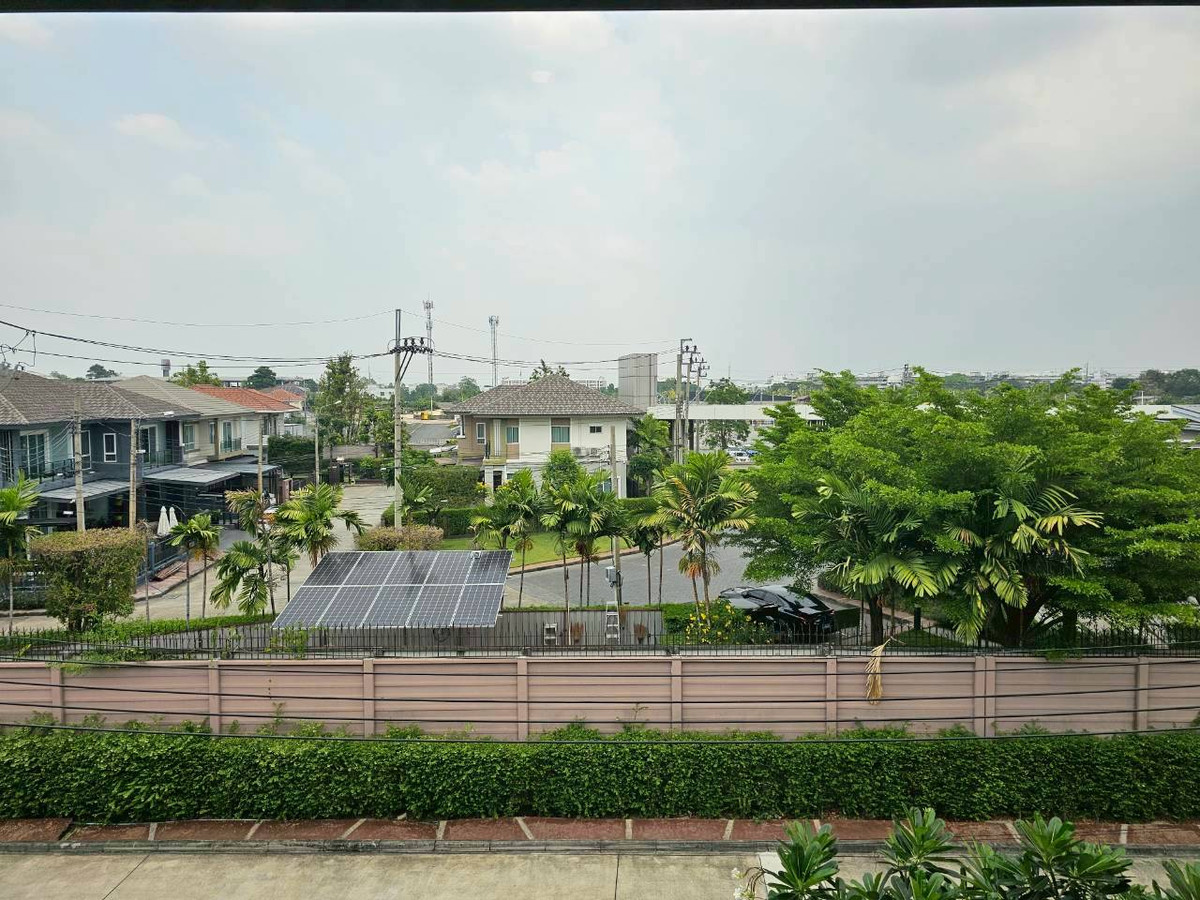 บ้านวิภาวดี ดอนเมือง หลักสี่ : ให้เช่า/ขาย บ้านหรู 3ชั้น  ภัสสร สรงประภา ดอนเมือง เนื้อที่มากถึง 60 ตรว. พื้นที่ใช้สอย 275 ตร.ม. 5 ห้องนอน  6ห้องน้ำ บ้านหลังพิเศษไม่มีบ้านตรงข้าม เป็น Private Zone ตกแต่งครบ Fully Furnished  ทำเลดีเดินทางเข้าเมืองสะดวก ใกล้สนามบินดอนเมือง