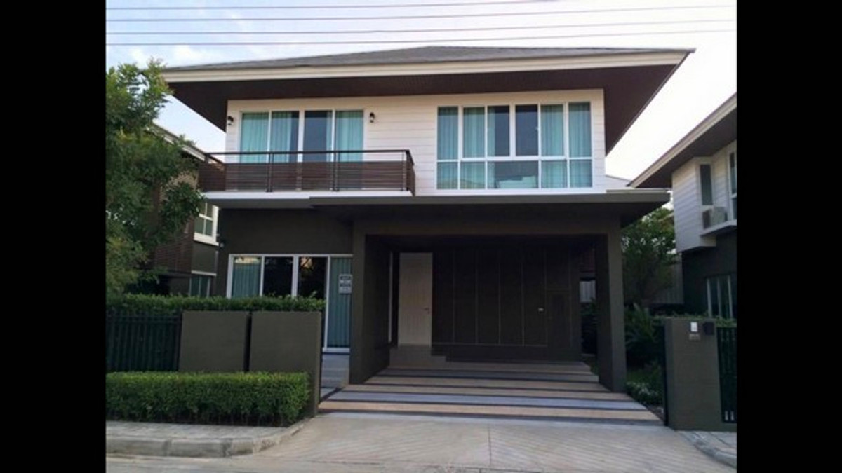 For RentHouseSamut Prakan,Samrong : HR3318 Luxury detached house for rent, Nara Botanic Srinakarin project, close to the Yellow Line, only 200 meters, built-in throughout, ready to move in.