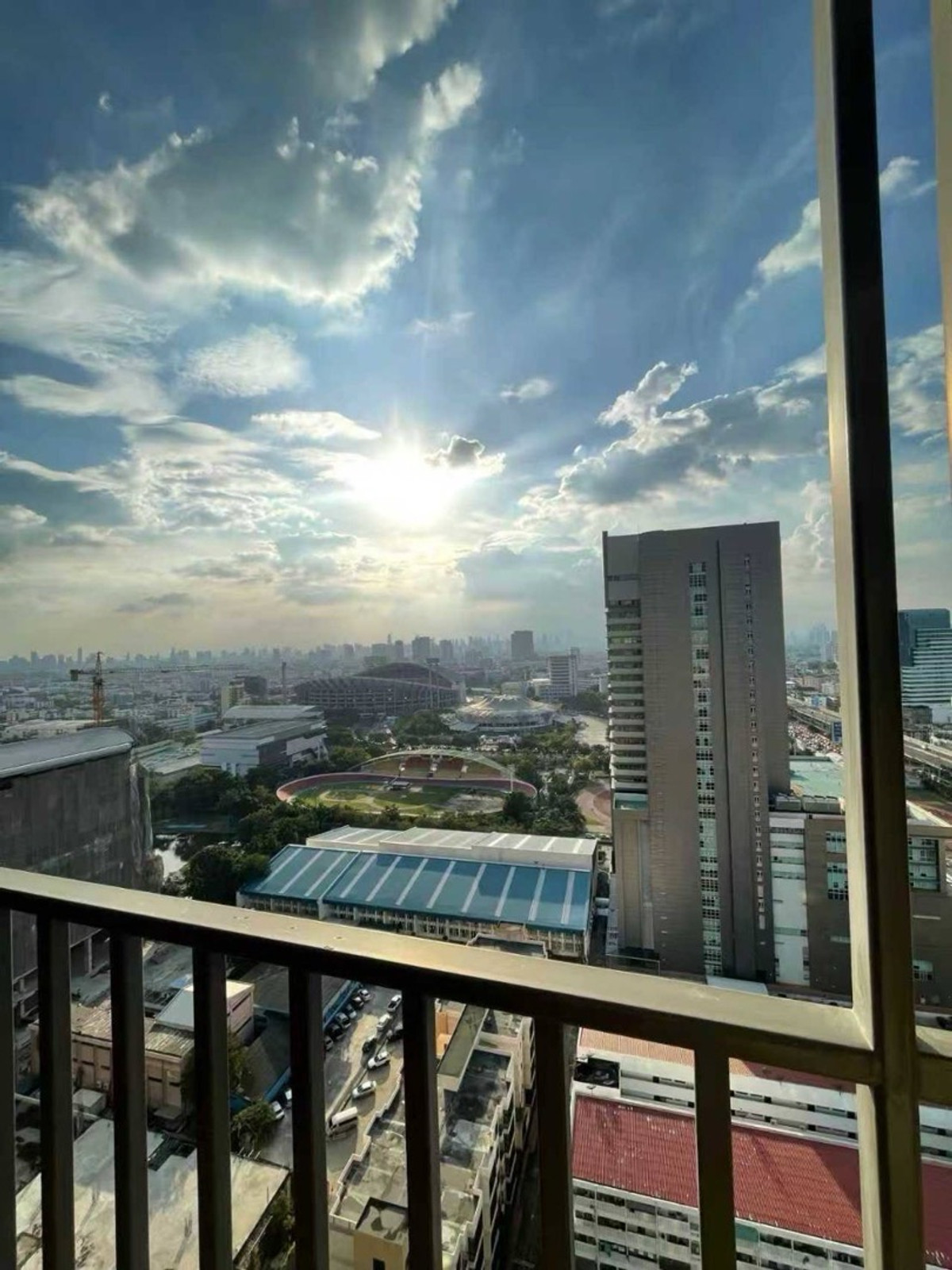 For RentCondoRamkhamhaeng, Hua Mak : Rent 12,000 baht / month (negotiable)