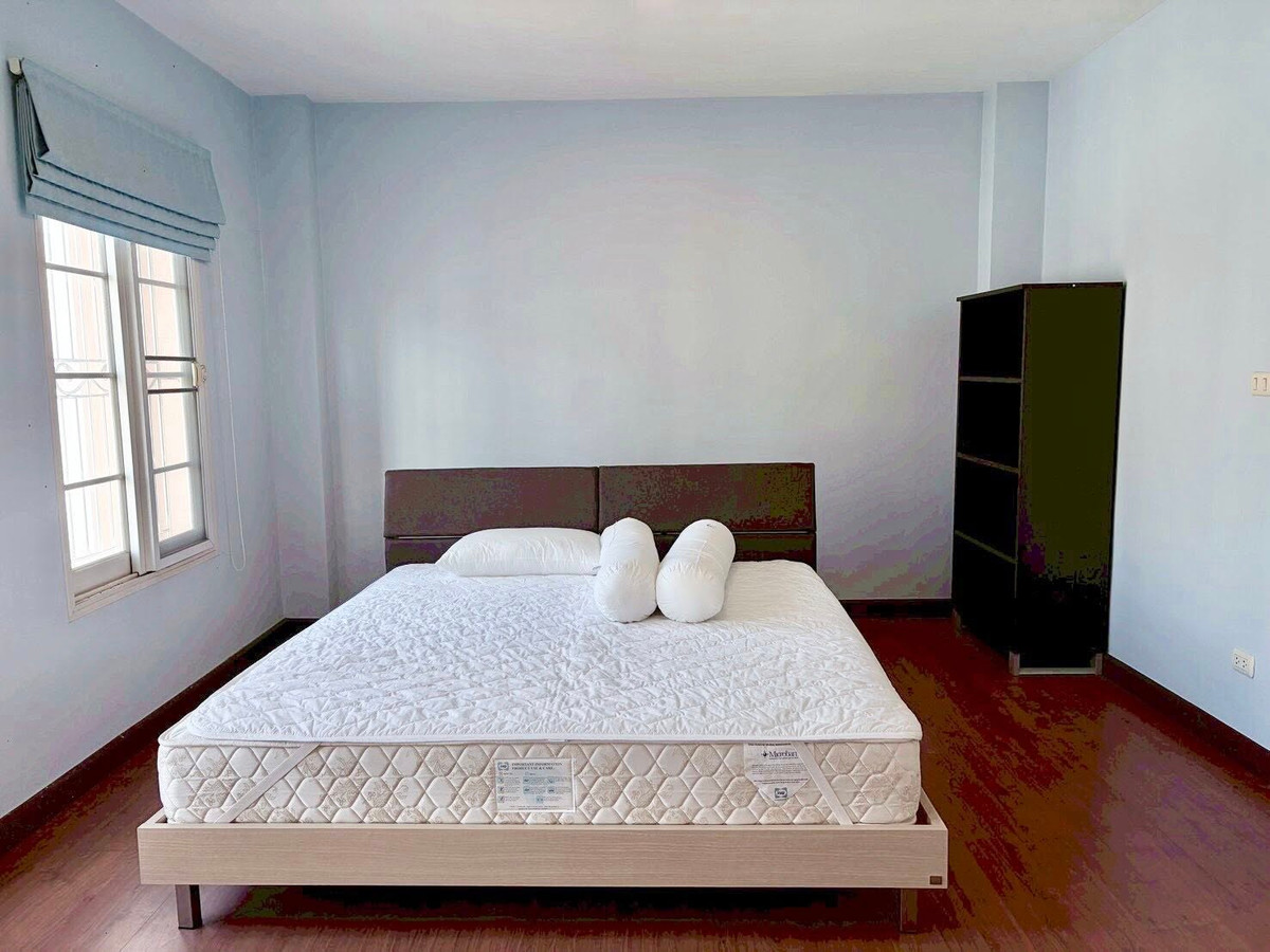 For RentTownhomeThaphra, Talat Phlu, Wutthakat : HR3319 Townhome for rent, Project: Urban Sathorn, corner house, wide area, connected to Sathorn only 10 minutes, near BTS Bang Wa.