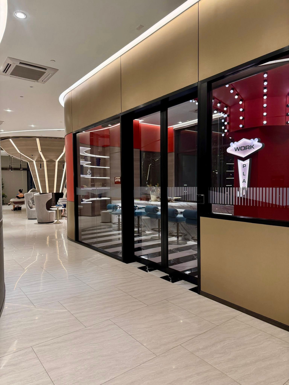 For RentCondoKhlongtoei, Kluaynamthai : Condo for rent Aspire Sukhumvit - Rama 4 fully furnished. Ready to move in!