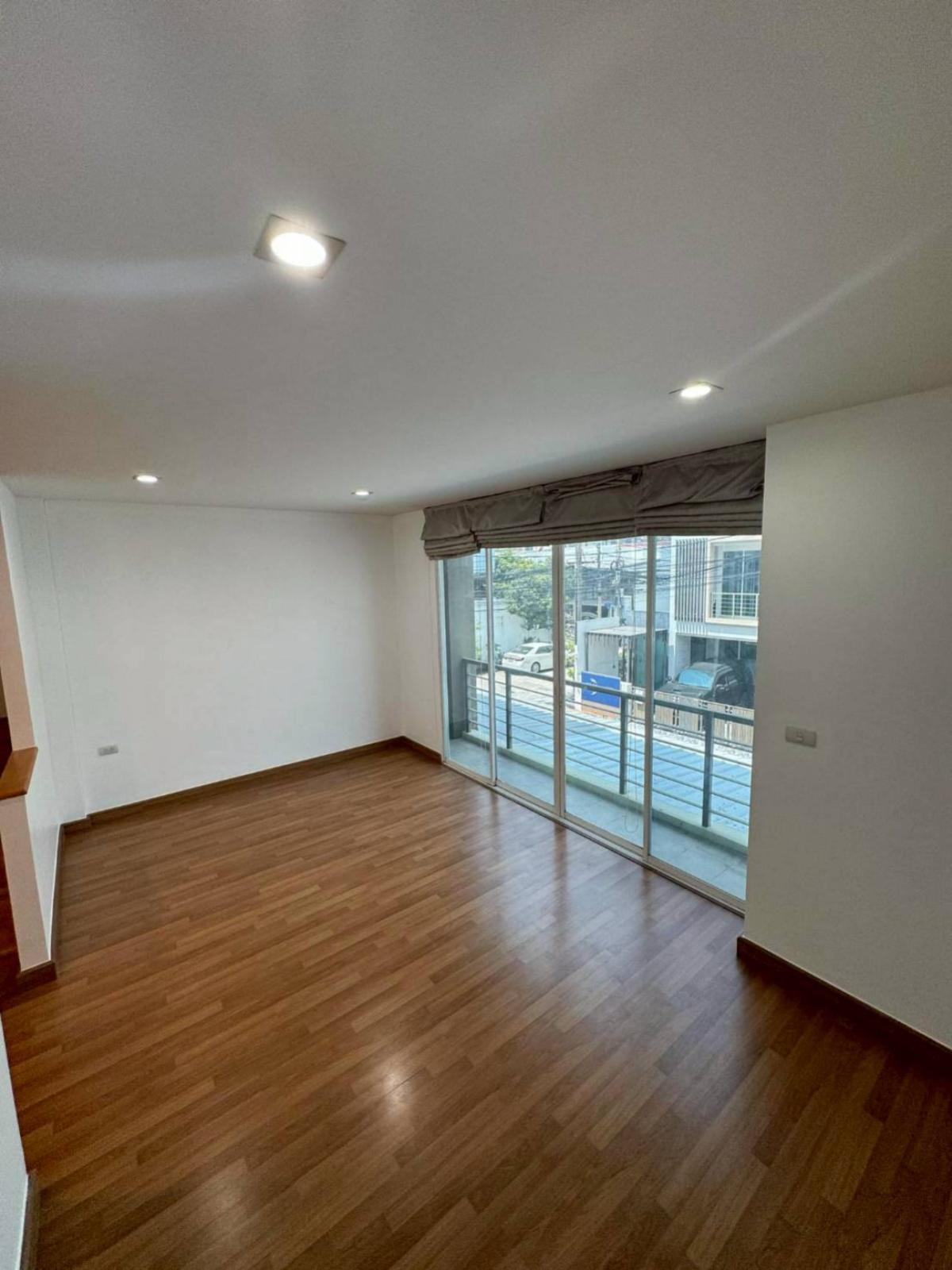 For SaleHome OfficeLadprao, Central Ladprao : For Sale Homeoffice , Lumpini Town Residence Ladprao 21 , MRT-Lat Phrao , Chomphon , Chatuchak , Bangkok , CX-148561