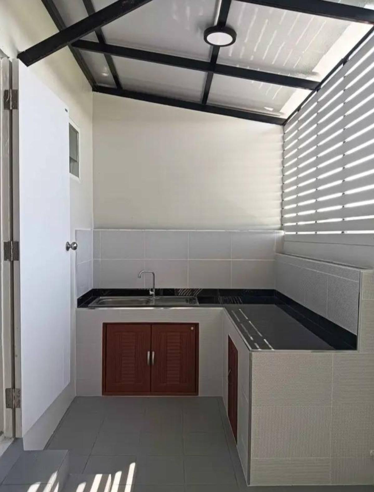 ขายทาวน์โฮมมีนบุรี-ร่มเกล้า : ขายทาวน์เฮ้าส์/ทาวน์โฮม  บ้านนันทวัน สกุลดี หนองจอก เขต หนองจอก กรุงเทพ CX-147632