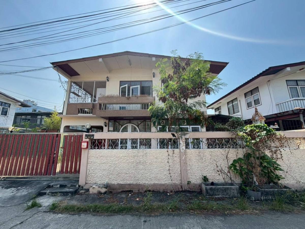 For SaleHouseLadprao101, Happy Land, The Mall Bang Kapi : Datached house for sale  2story house,Soi lat Phrao,Intersection 15