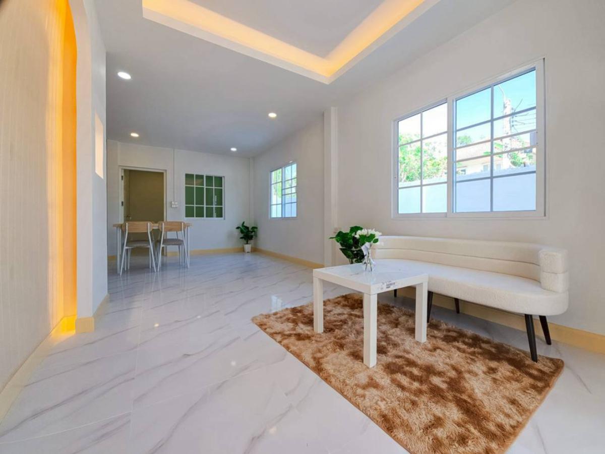 ขายทาวน์โฮมนนทบุรี บางใหญ่ บางบัวทอง : ขายทาวน์เฮ้าส์/ทาวน์โฮม  บัวทองธานี พาร์ค ห้องมุม รีโนเวทใหม่ บางบัวทอง บางบัวทอง นนทบุรี CX-148666