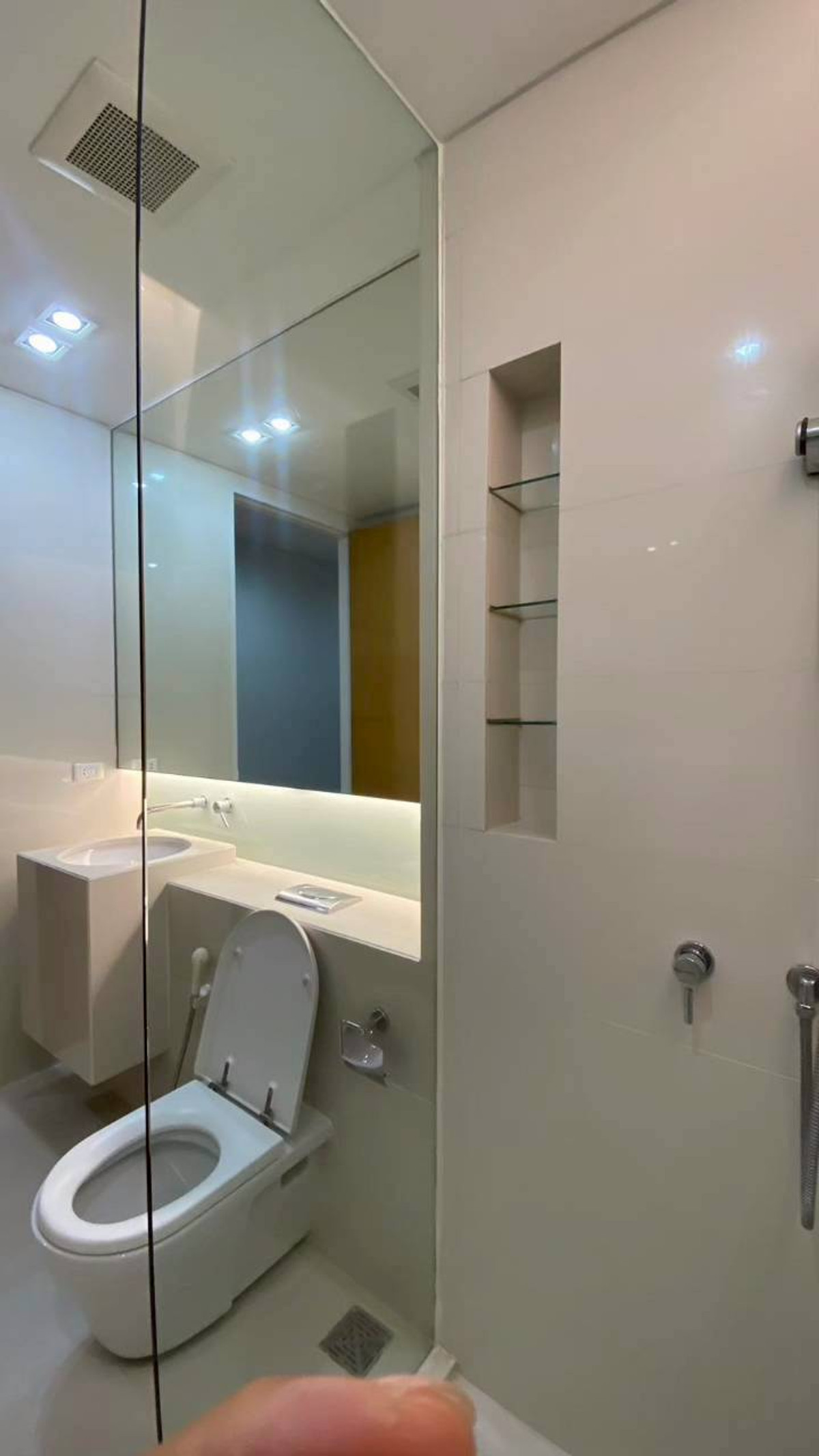 For RentCondoSukhumvit, Asoke, Thonglor : For rent 3 bedrooms, 3 bathrooms, Domus Condominium (Sukhumvit 18)