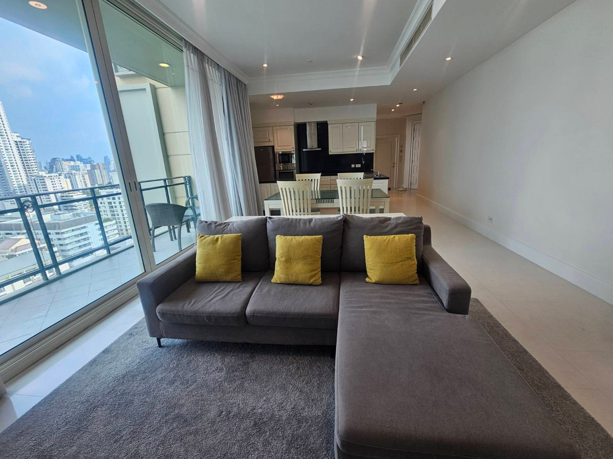 For RentCondoSukhumvit, Asoke, Thonglor : Rent 2 bedrooms, 2 bathrooms, Royce Private Residence.