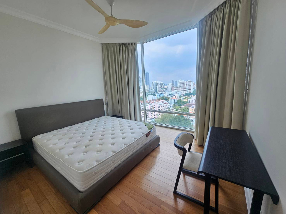 For RentCondoSukhumvit, Asoke, Thonglor : Rent 2 bedrooms, 2 bathrooms, Royce Private Residence.