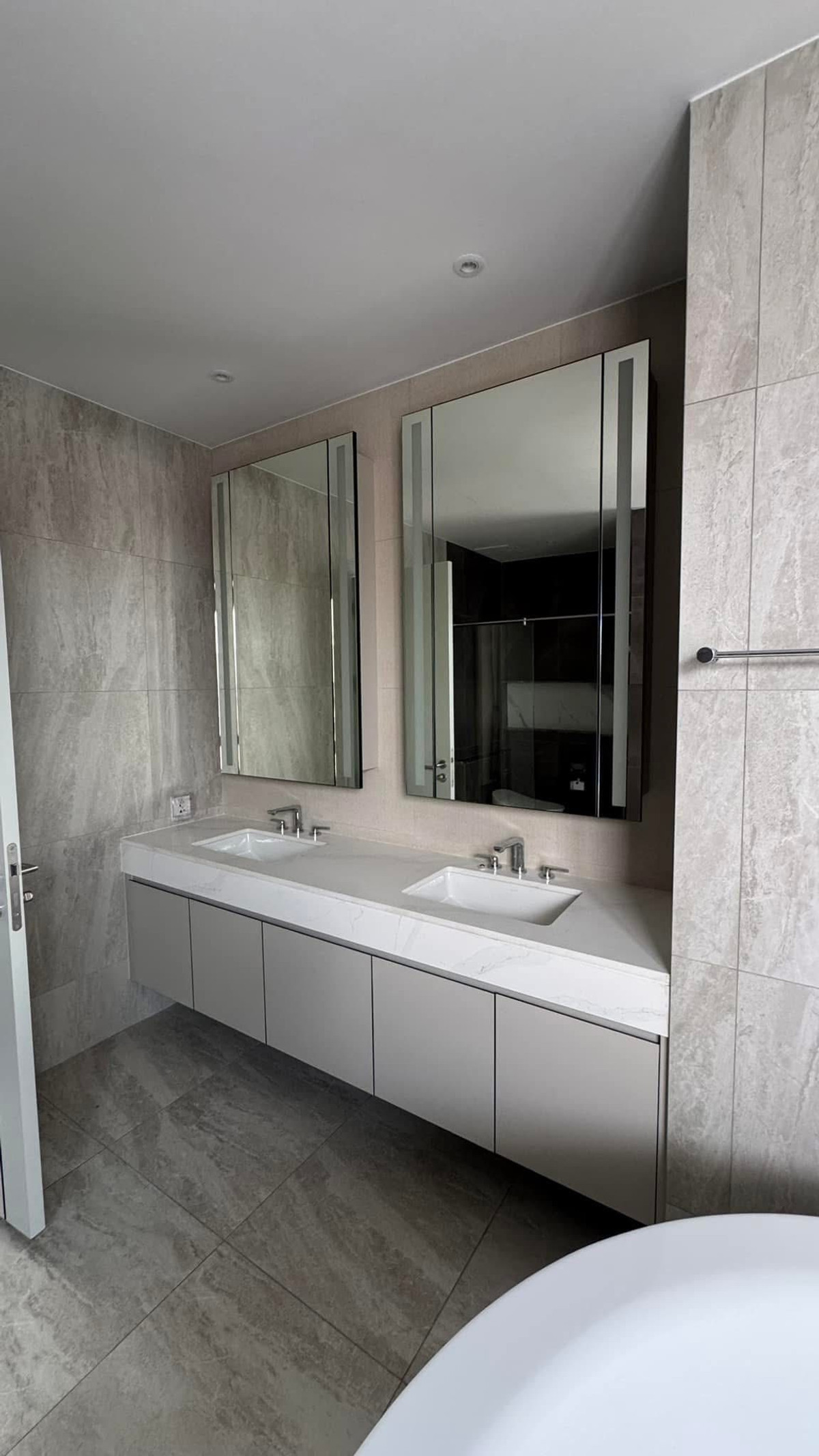 For RentHousePattanakan, Srinakarin : Malton Gates Krungthep Kreetha / 5 Bedrooms (FOR RENT) BZD165