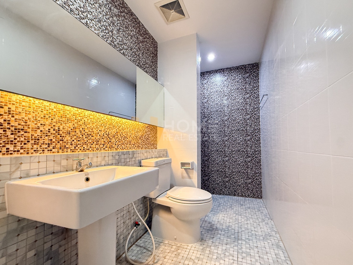 ขายทาวน์โฮมมีนบุรี-ร่มเกล้า : 3 ชั้น ใกล้ทางด่วน เข้าเมืองง่าย 🔥 นลิน แกรนด์ อเวนิว วงแหวน - พระราม 9 / 3 ห้องนอน (ขาย), Nalin Grand Avenue Wongwean - Rama 9 / 3 Bedrooms (FOR SALE) AA607