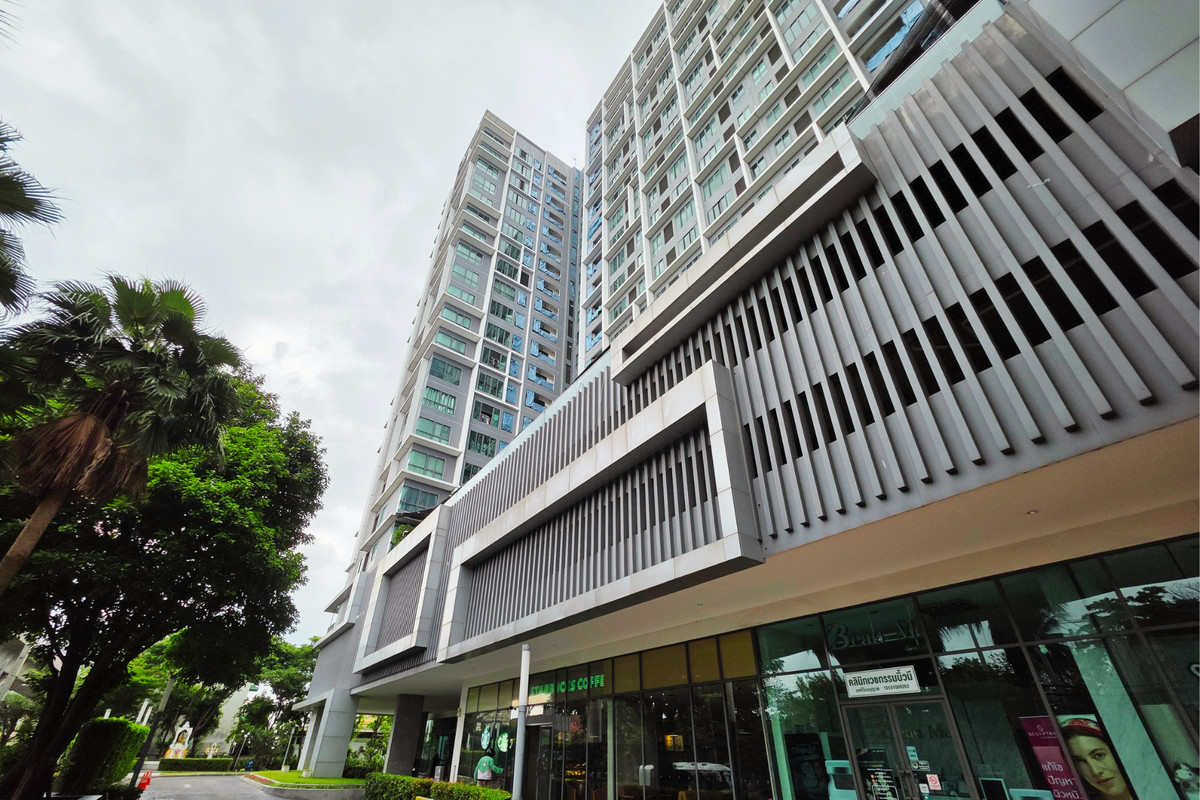 For SaleCondoPinklao, Charansanitwong : Condo for sale, corner room with tenant Next to Bang Khun Non BTS, near Siriraj.