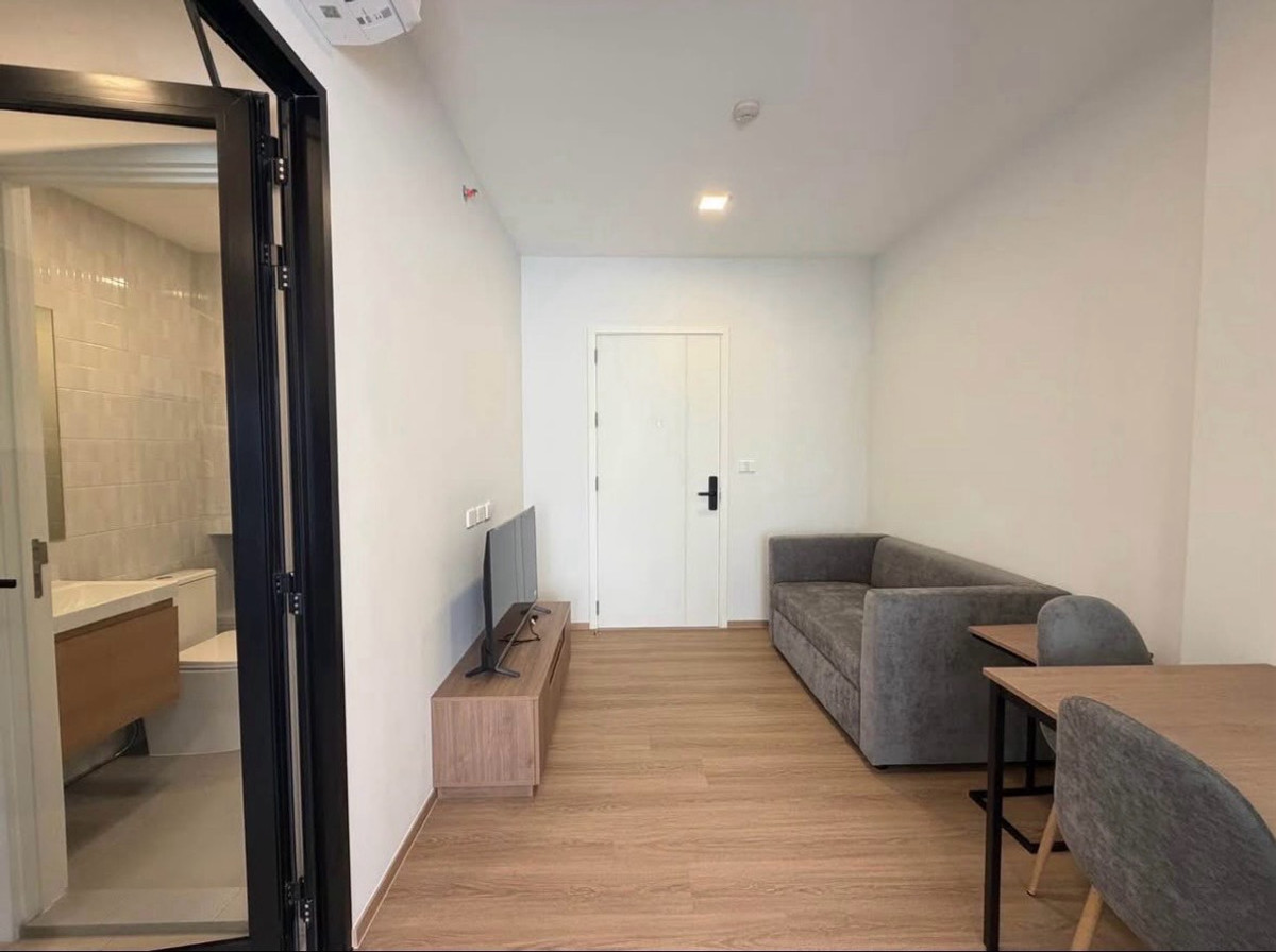 ให้เช่าคอนโดปิ่นเกล้า จรัญสนิทวงศ์ : ให้เช่า Chapter One Spark Charan
ห้องใหม่✨ MRTบางพลัด150ม. ❤️LineOA : @ladysai 