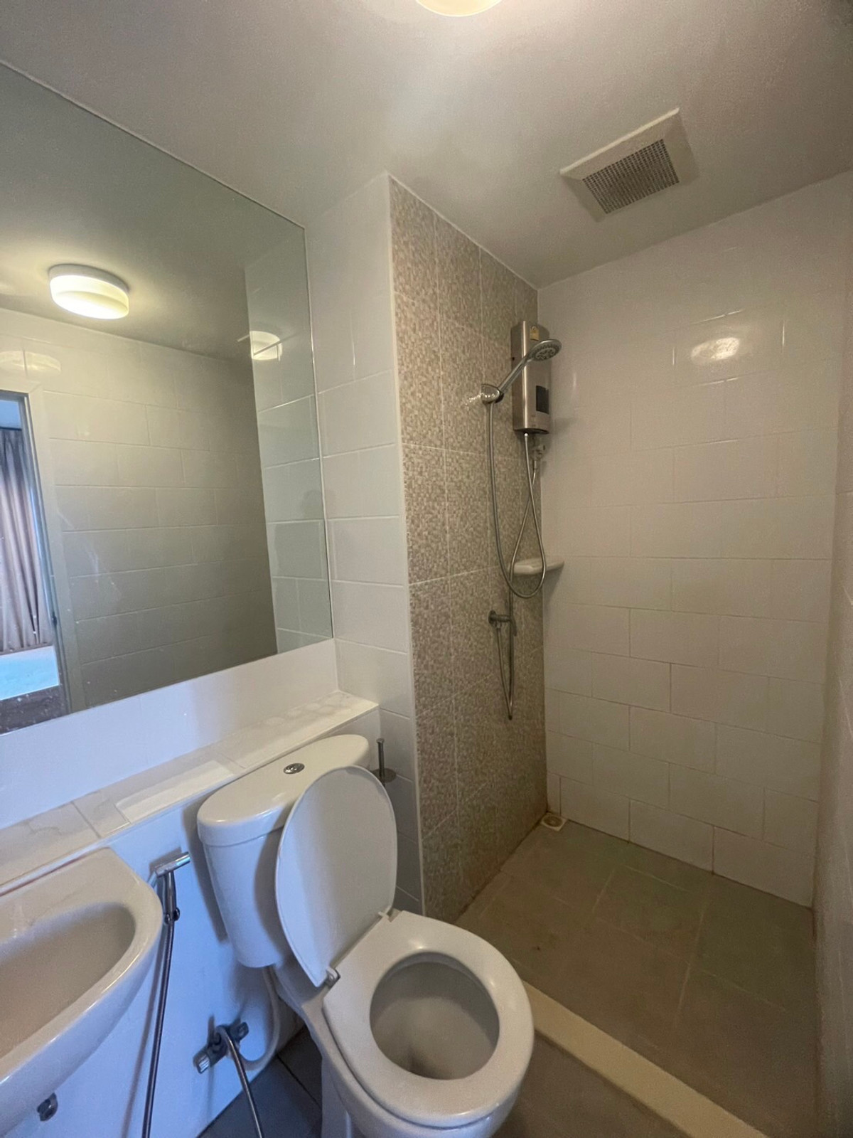 For RentCondoNonthaburi, Bang Yai, Bangbuathong : For rent, Plum Condo, Central Station Phase 2, first building with 7-11.