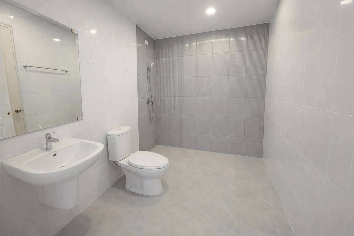 ขายทาวน์โฮมพัฒนาการ ศรีนครินทร์ : บ้านกลางเมือง เดอะ รอยัล โมนาโค ทาวน์โฮม 3 ชั้น ทำเล พัฒนาการ - ศรีนครินทร์  รีโนเวทใหม่ 