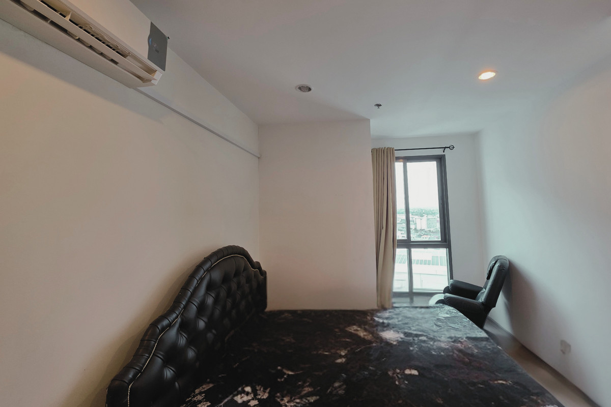 For SaleCondoPinklao, Charansanitwong : Condo for sale, corner room with tenant Next to Bang Khun Non BTS, near Siriraj.