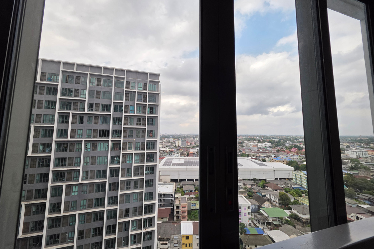 For SaleCondoPinklao, Charansanitwong : Condo for sale, corner room with tenant Next to Bang Khun Non BTS, near Siriraj.