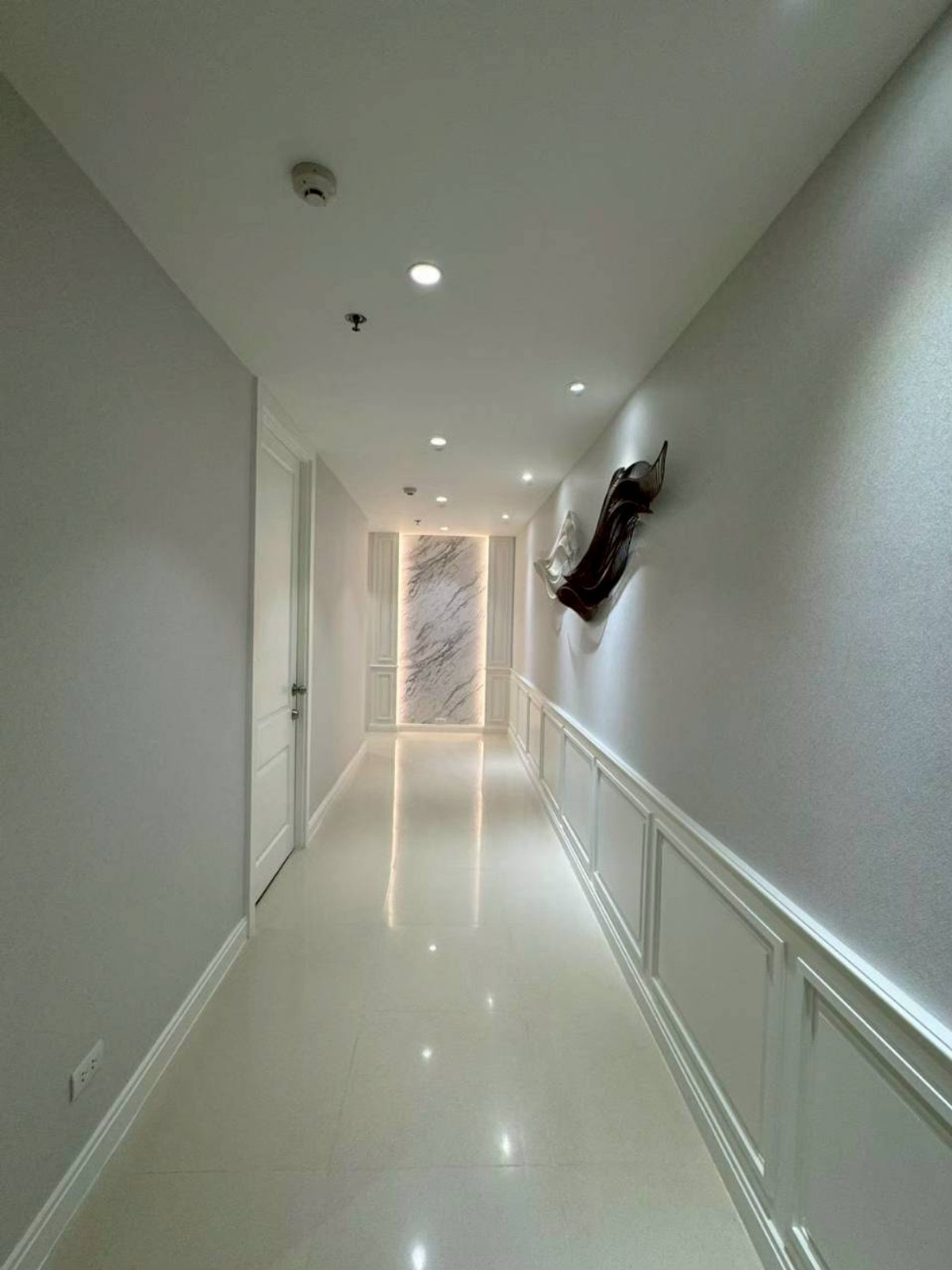 ให้เช่าคอนโดวิทยุ ชิดลม หลังสวน : เช่า 3 ห้องนอน 3 ห้องน้ำ แอทธินี เรสซิเด้นซ์